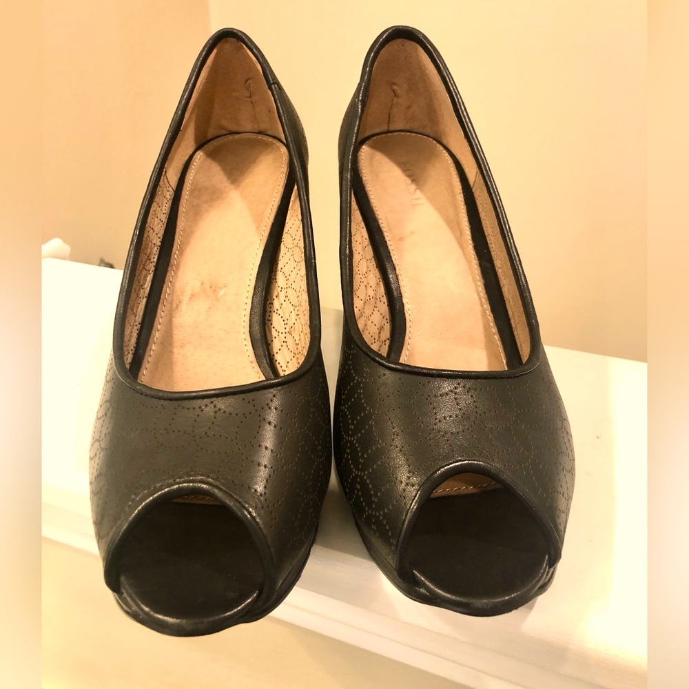 Fossil black peep toes heels